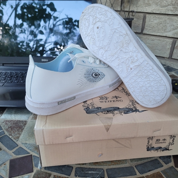 Ladles Sneakers - Picture 2 of 9